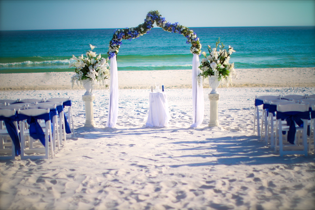 Real Destin Beach Weddings: Mindy and Justin \u00bb Destin 