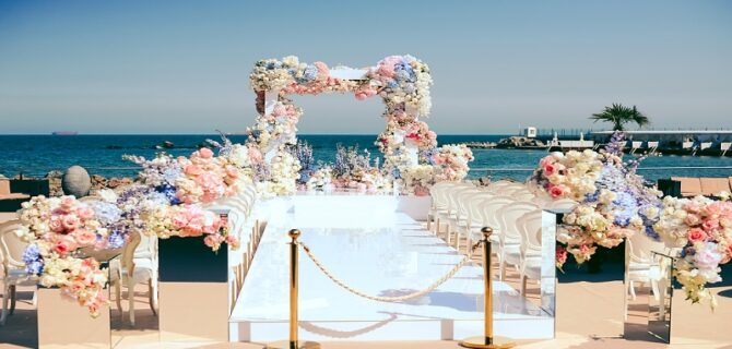 wonderful-wedding-ceremony-place-near-sea-decorated-by-flowers